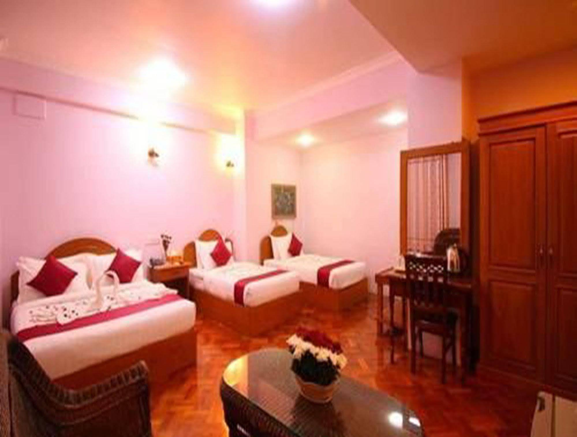Hotel United Mandalay Eksteriør billede