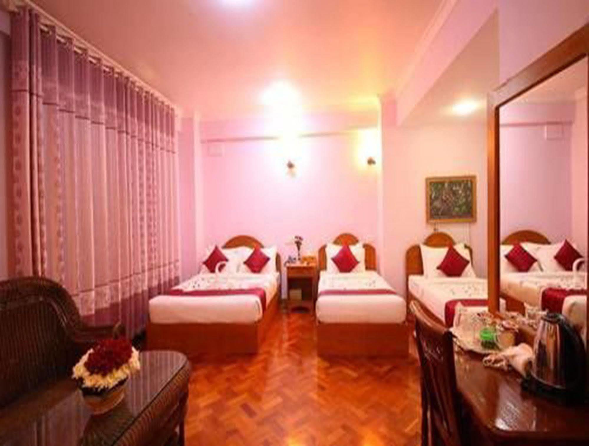 Hotel United Mandalay Eksteriør billede